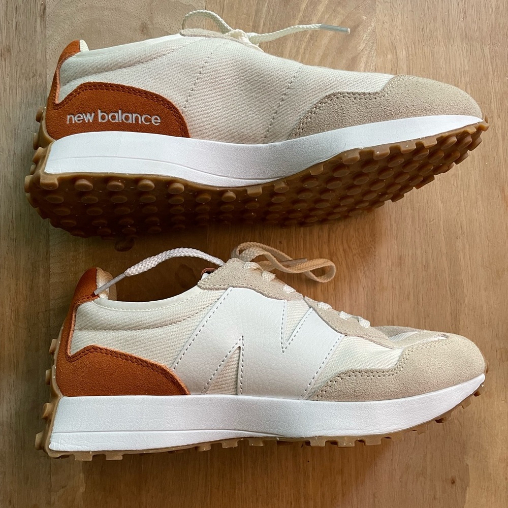 New balance 327 sea salt and rust oxide sneakers. Very cute neutral.
